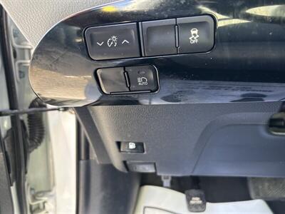 2019 Toyota Prius L Eco   - Photo 76 - Riverside, CA 92508
