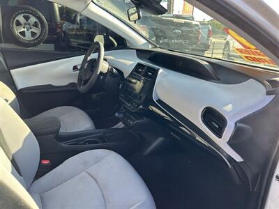 2019 Toyota Prius L Eco   - Photo 77 - Riverside, CA 92508