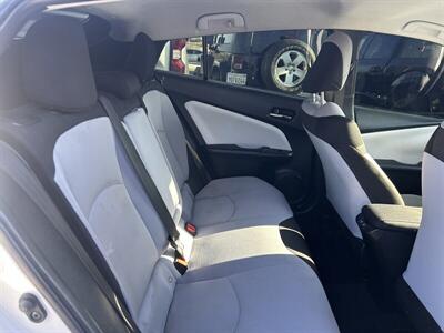 2019 Toyota Prius L Eco   - Photo 35 - Riverside, CA 92508