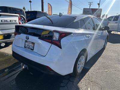 2019 Toyota Prius L Eco   - Photo 8 - Riverside, CA 92508