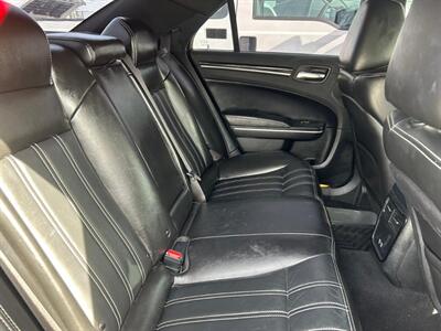 2022 Chrysler 300 Series S V6 - Photo 14 - Riverside, CA 92508