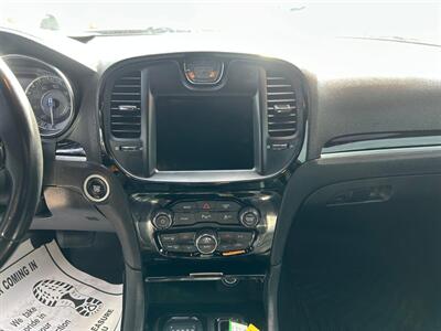 2022 Chrysler 300 Series S V6 - Photo 25 - Riverside, CA 92508