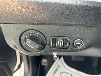 2022 Chrysler 300 Series S V6 - Photo 23 - Riverside, CA 92508