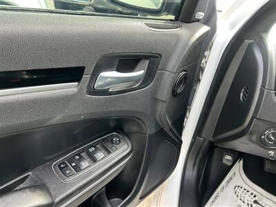 2022 Chrysler 300 Series S V6 - Photo 28 - Riverside, CA 92508