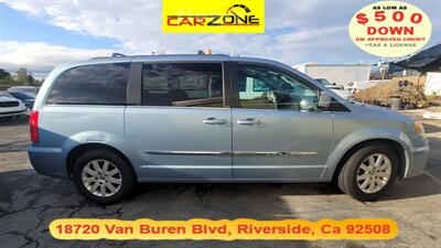 2013 Chrysler Town & Country Touring   - Photo 7 - Riverside, CA 92508