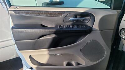 2013 Chrysler Town & Country Touring   - Photo 38 - Riverside, CA 92508