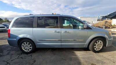 2013 Chrysler Town & Country Touring   - Photo 22 - Riverside, CA 92508