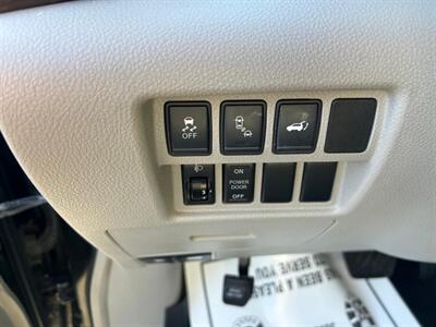 2012 Nissan Quest 3.5 LE   - Photo 17 - Riverside, CA 92508
