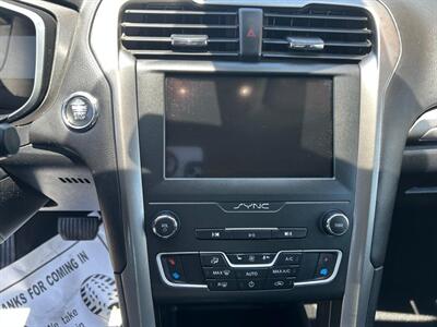 2019 Ford Fusion SE   - Photo 12 - Riverside, CA 92508