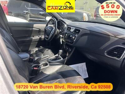 2013 Chrysler 200 Limited   - Photo 57 - Riverside, CA 92508