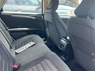 2020 Ford Fusion SE   - Photo 16 - Riverside, CA 92508