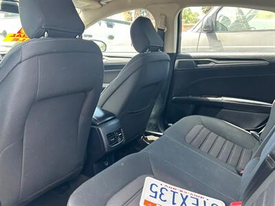 2020 Ford Fusion SE   - Photo 20 - Riverside, CA 92508
