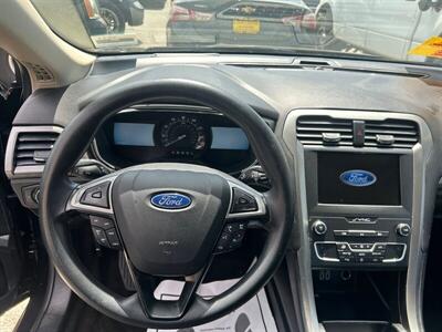 2020 Ford Fusion SE   - Photo 36 - Riverside, CA 92508
