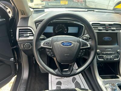 2020 Ford Fusion SE   - Photo 23 - Riverside, CA 92508