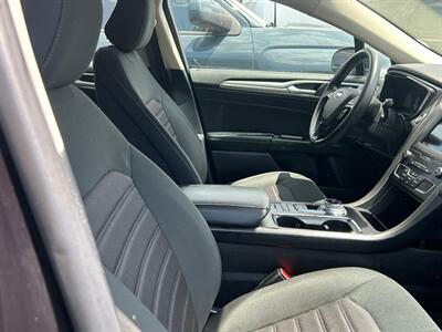 2020 Ford Fusion SE   - Photo 17 - Riverside, CA 92508