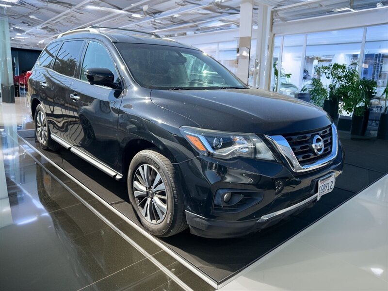 2018 Nissan Pathfinder SL   - Photo 1 - Riverside, CA 92508