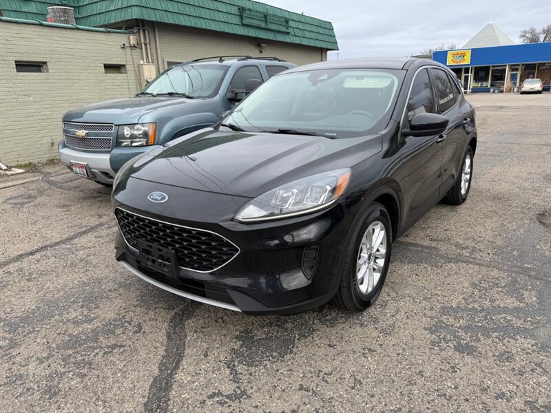 2020 Ford Escape SE   - Photo 1 - Boise, ID 83706