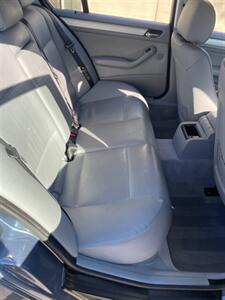 2004 BMW 325i - Photo 12 - Boise, ID 83706
