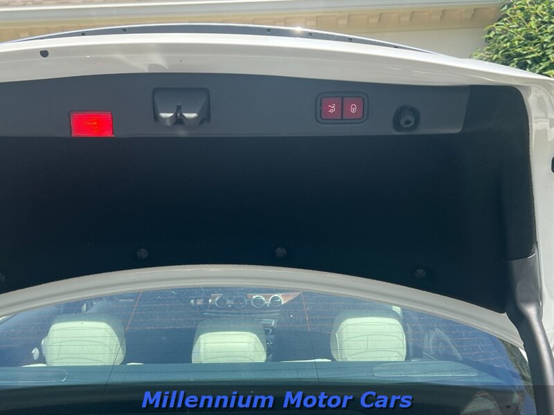 2019 Mercedes-Benz E 300 4MATIC - Photo 12 - Warminster, PA 18974