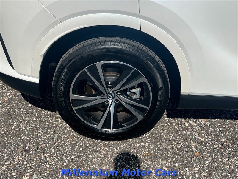 2023 Lexus RX 350 - Photo 15