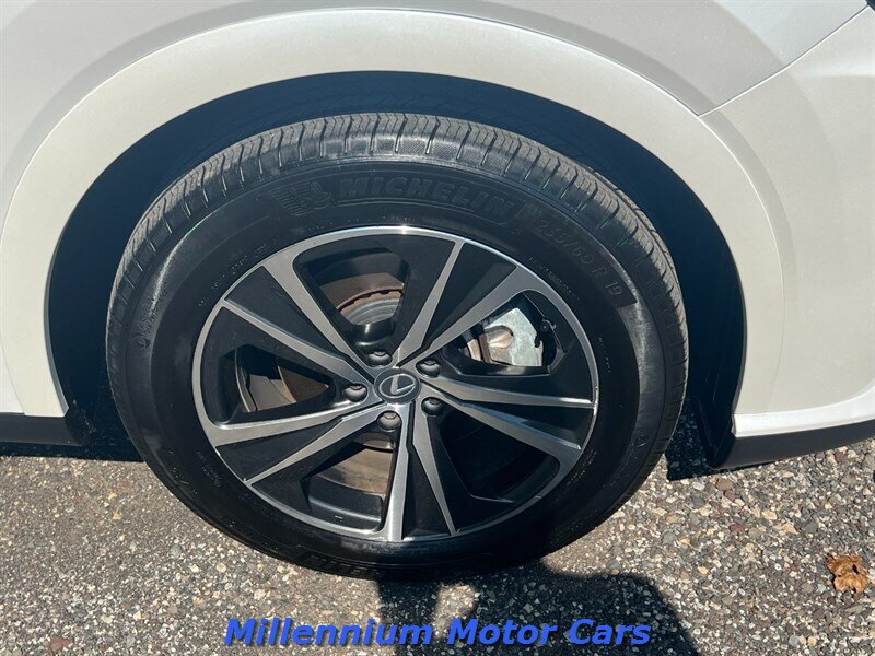 2023 Lexus RX 350 - Photo 16