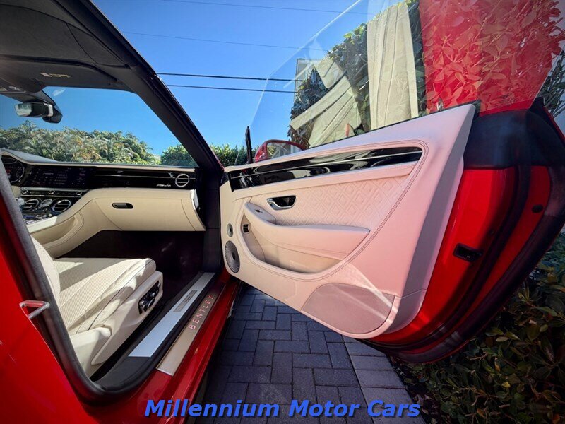 2023 Bentley Continental GTC Base - Photo 28