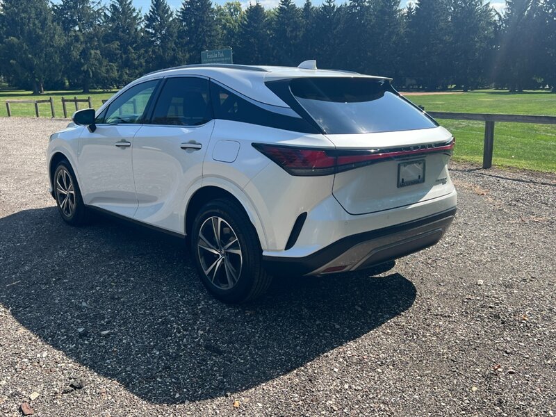 2023 Lexus RX 350 Premium - Photo 4 - Warminster, PA 18974