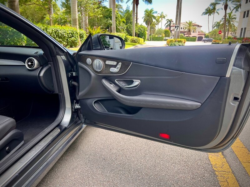 2019 Mercedes Benz C 300 photo 26