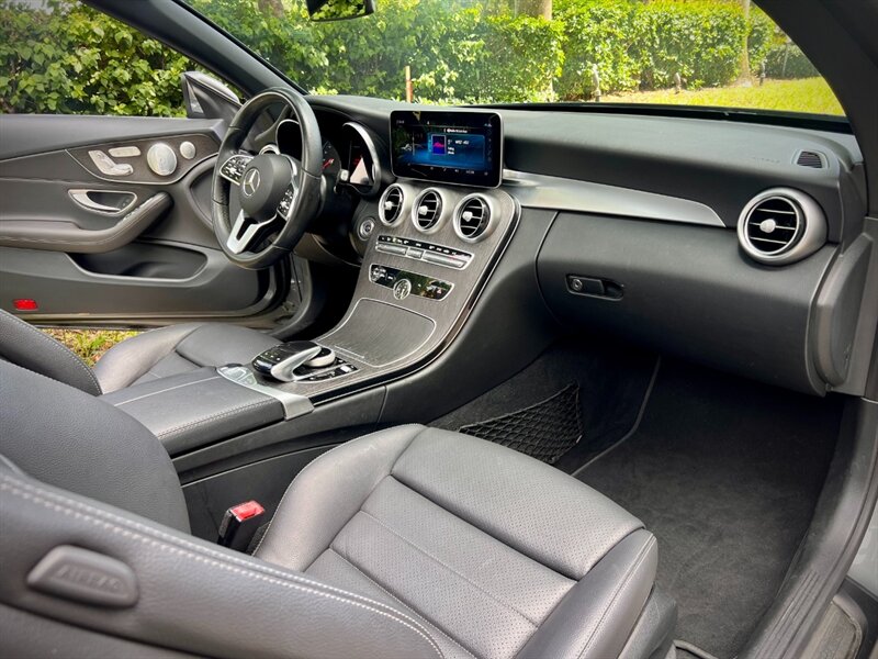 2019 Mercedes Benz C 300 photo 2