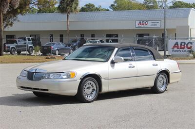 2001 Lincoln Town Car Cartier Sedan