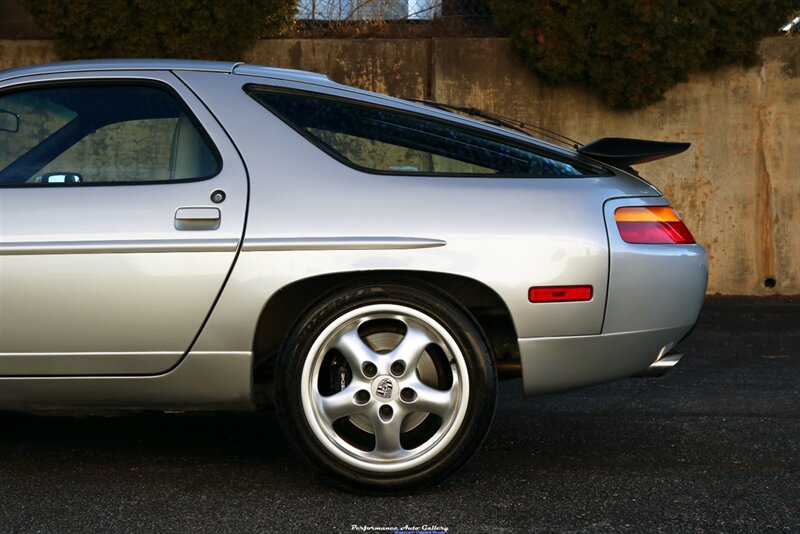 1988 Porsche 928 S4   - Photo 17 - Rockville, MD 20850