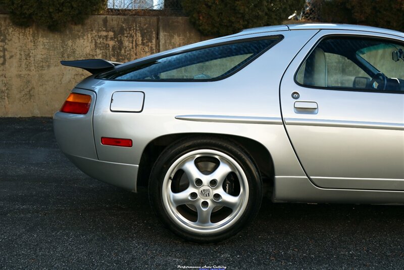 1988 Porsche 928 S4   - Photo 18 - Rockville, MD 20850