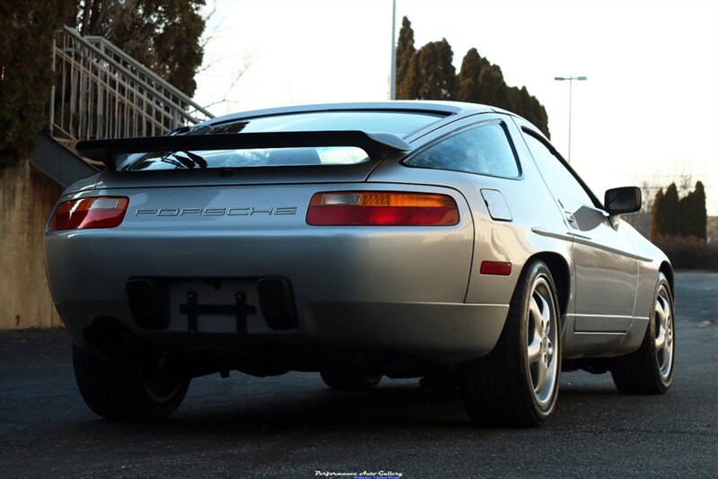 1988 Porsche 928 S4   - Photo 10 - Rockville, MD 20850