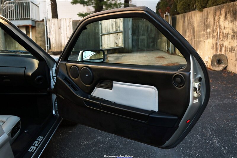 1988 Porsche 928 S4   - Photo 41 - Rockville, MD 20850