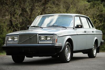 1985 Volvo 240 DL Sedan   - Photo 3 - Rockville, MD 20850