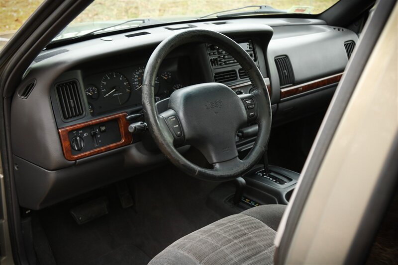 1998 Jeep Grand Cherokee Laredo 4dr Laredo   - Photo 51 - Rockville, MD 20850