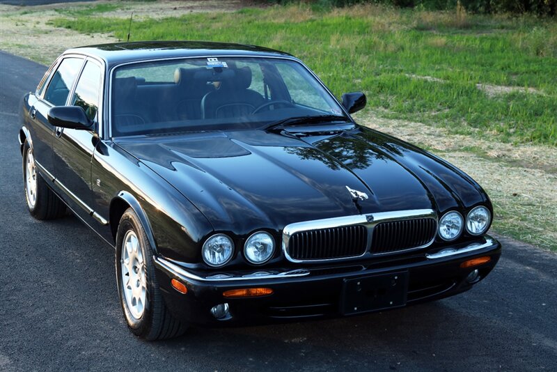 2000 Jaguar XJ8   - Photo 19 - Rockville, MD 20850