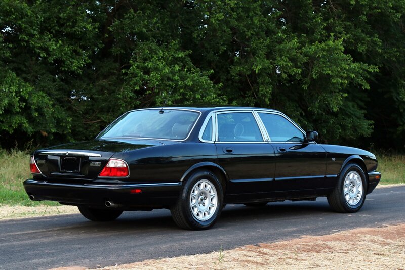 2000 Jaguar XJ8   - Photo 23 - Rockville, MD 20850