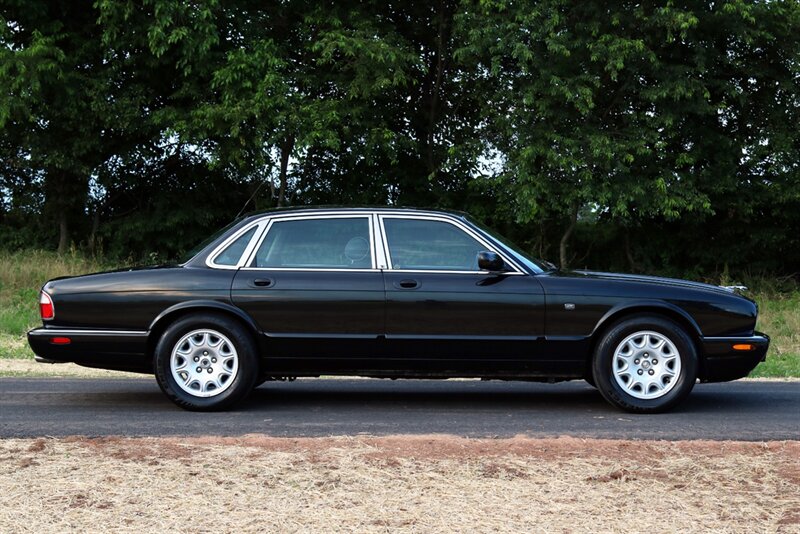 2000 Jaguar XJ8   - Photo 22 - Rockville, MD 20850