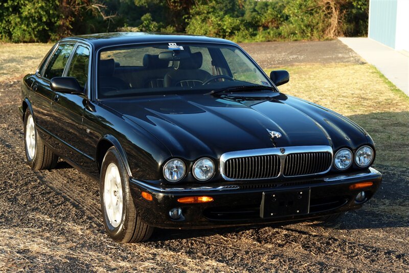 2000 Jaguar XJ8   - Photo 9 - Rockville, MD 20850