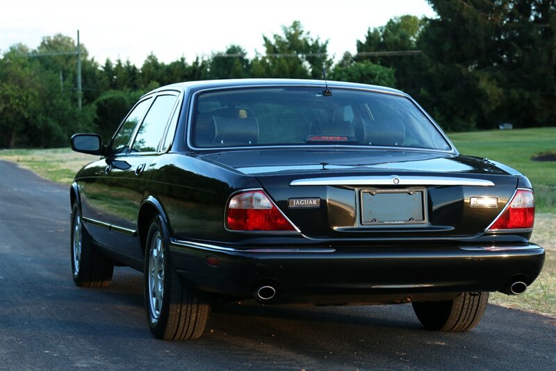 2000 Jaguar XJ8   - Photo 16 - Rockville, MD 20850