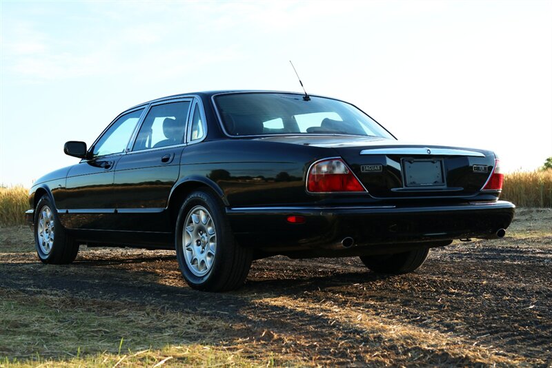 2000 Jaguar XJ8   - Photo 6 - Rockville, MD 20850