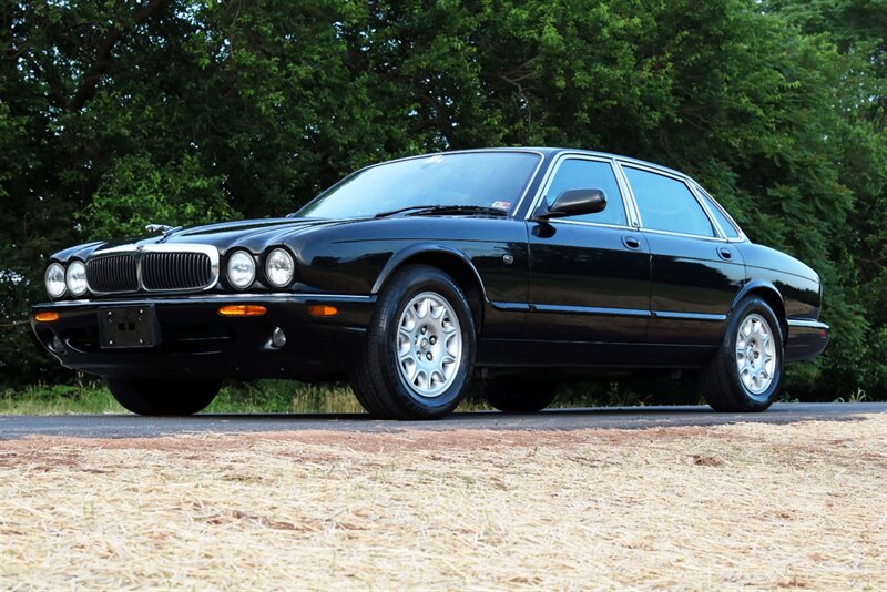 2000 Jaguar XJ8   - Photo 26 - Rockville, MD 20850