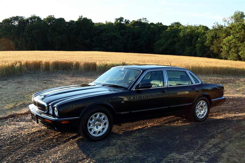 2000 Jaguar XJ8   - Photo 5 - Rockville, MD 20850