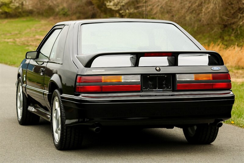 1993 Ford Mustang SVT Cobra   - Photo 13 - Rockville, MD 20850