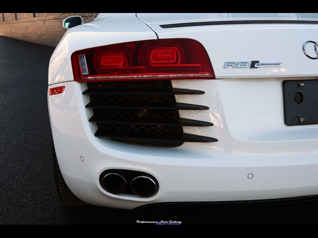 2009 Audi R8 Quattro  6-Spd - VF Supercharged - Photo 17 - Rockville, MD 20850