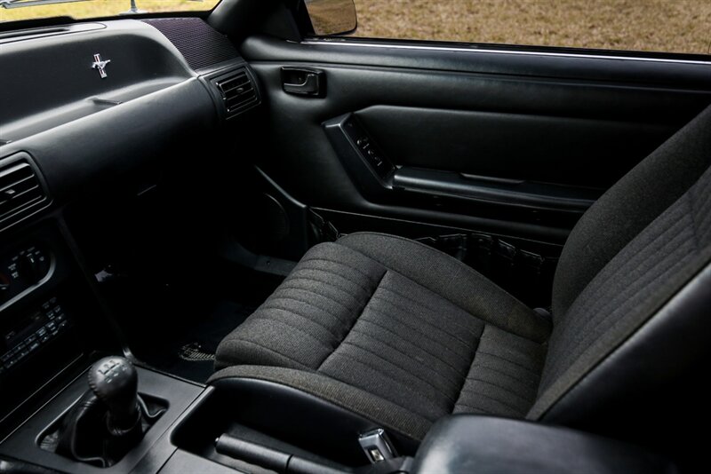 1993 Ford Mustang SVT Cobra   - Photo 56 - Rockville, MD 20850