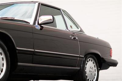 1989 Mercedes-Benz 560-Class 560 SL   - Photo 18 - Rockville, MD 20850