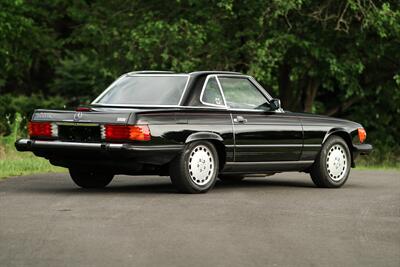 1989 Mercedes-Benz 560-Class 560 SL   - Photo 8 - Rockville, MD 20850