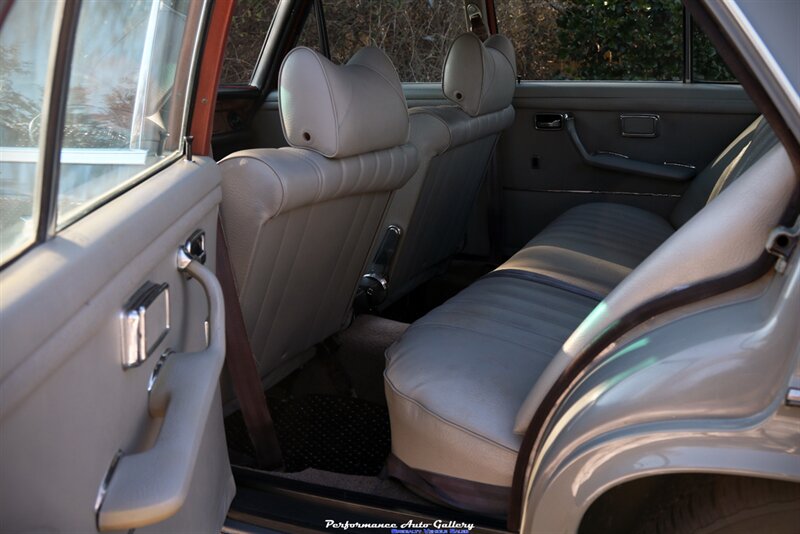 1972 Mercedes-Benz 280SE 4.5   - Photo 4 - Rockville, MD 20850